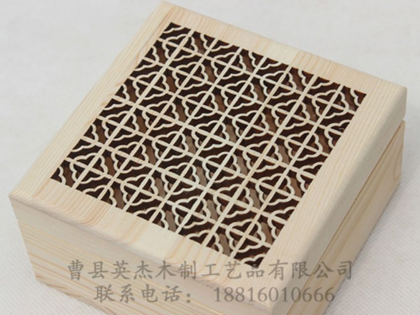 點擊查看詳細信息<br>標題：鏤空雕刻松木盒 閱讀次數(shù)：968
