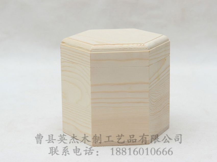 點擊查看詳細信息<br>標題：松木六角木盒 閱讀次數(shù)：1018