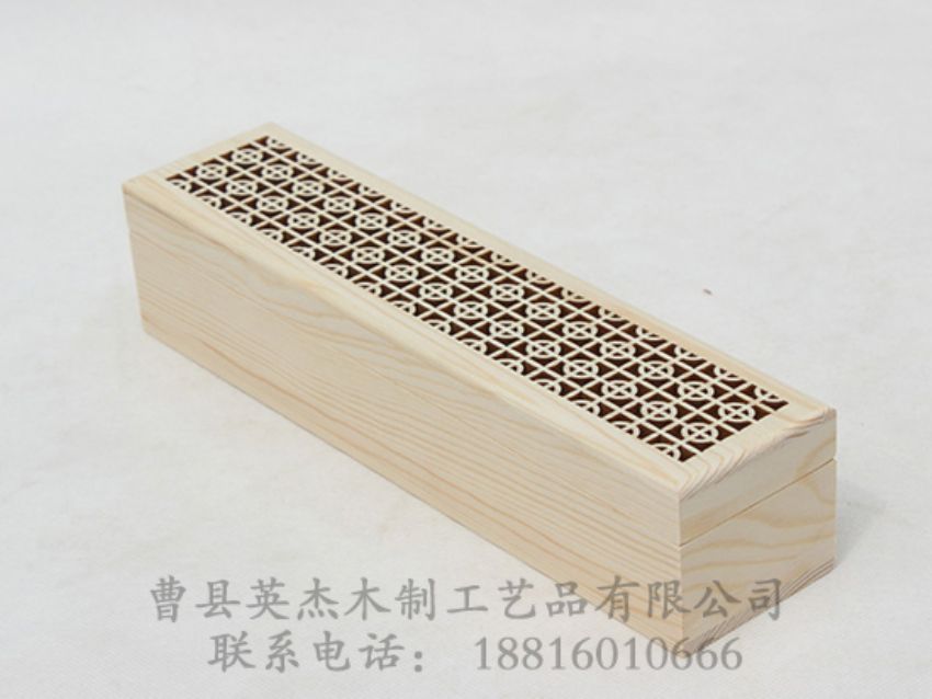 點(diǎn)擊查看詳細(xì)信息<br>標(biāo)題：松木鏤空高檔木盒 閱讀次數(shù)：1161
