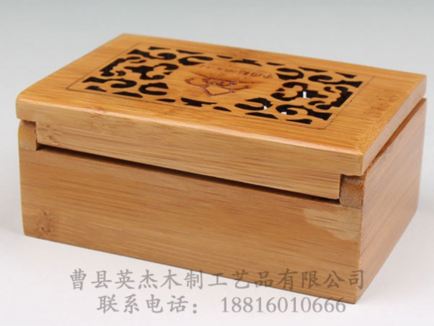 點(diǎn)擊查看詳細(xì)信息<br>標(biāo)題：高檔竹木名片盒 閱讀次數(shù)：937