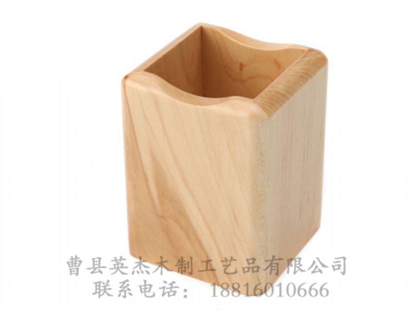 點(diǎn)擊查看詳細(xì)信息<br>標(biāo)題：木制筆筒 閱讀次數(shù)：1000