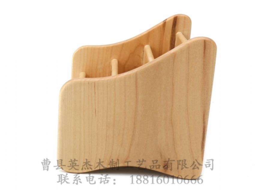 點(diǎn)擊查看詳細(xì)信息<br>標(biāo)題：櫻桃木遙控機(jī)器木盒 閱讀次數(shù)：953