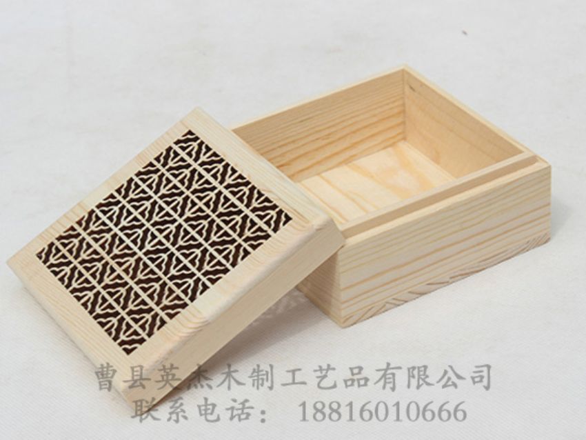 點(diǎn)擊查看詳細(xì)信息<br>標(biāo)題：松木鏤空高檔木盒 閱讀次數(shù)：2507