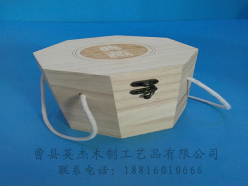 點(diǎn)擊查看詳細(xì)信息<br>標(biāo)題：竹木茶葉盒 閱讀次數(shù)：937
