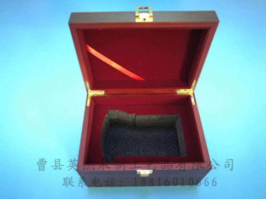 點(diǎn)擊查看詳細(xì)信息<br>標(biāo)題：竹木茶葉盒 閱讀次數(shù)：850