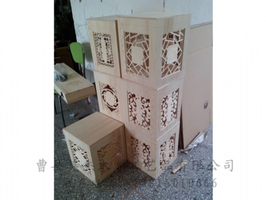點(diǎn)擊查看詳細(xì)信息<br>標(biāo)題：木制白酒盒 閱讀次數(shù)：954