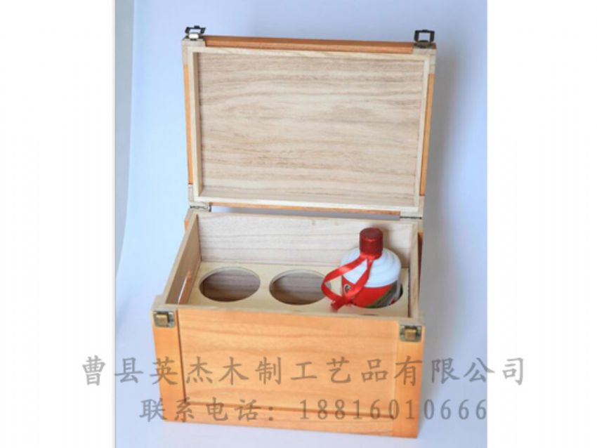 點(diǎn)擊查看詳細(xì)信息<br>標(biāo)題：木制白酒盒 閱讀次數(shù)：975