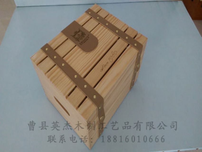 點(diǎn)擊查看詳細(xì)信息<br>標(biāo)題：木制紅酒盒 閱讀次數(shù)：790