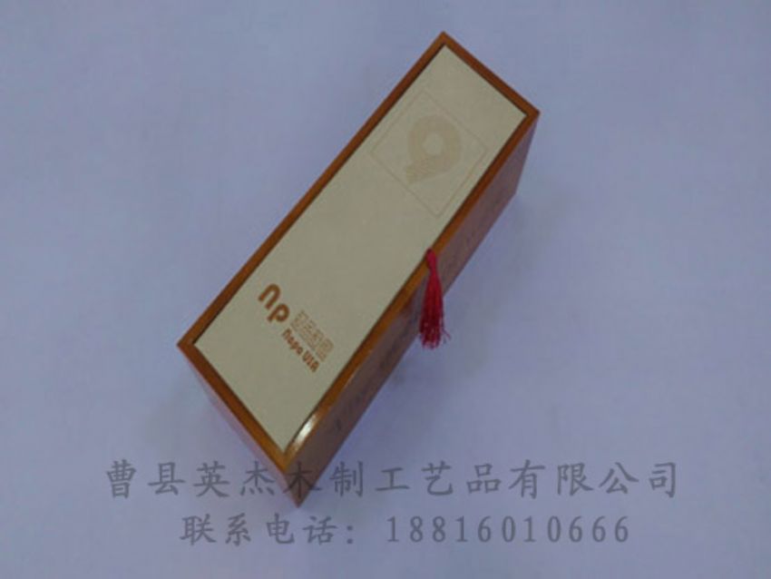 點(diǎn)擊查看詳細(xì)信息<br>標(biāo)題：木制紅酒盒 閱讀次數(shù)：823