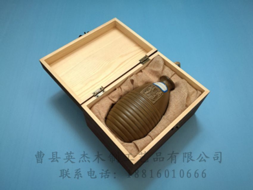 點(diǎn)擊查看詳細(xì)信息<br>標(biāo)題：木制紅酒盒 閱讀次數(shù)：809