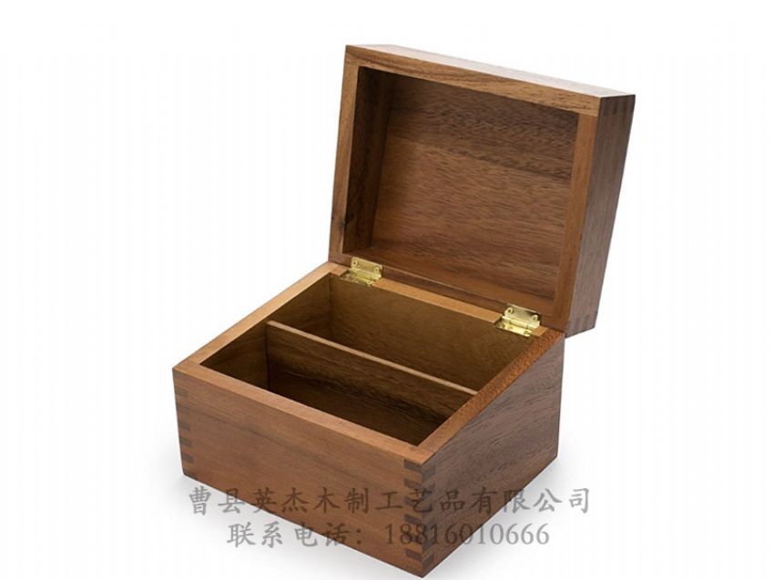 點擊查看詳細信息<br>標題：木制文具包裝盒 閱讀次數(shù)：672