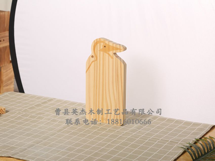點(diǎn)擊查看詳細(xì)信息<br>標(biāo)題：松木菜板 閱讀次數(shù)：373